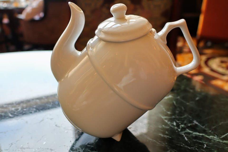 Tilting teapot in Dreamers Lounge