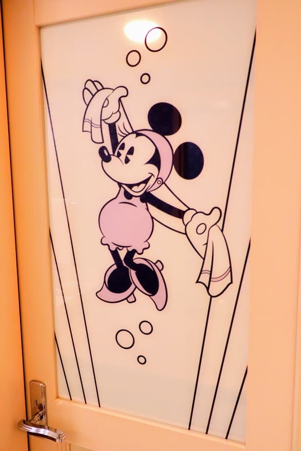 Bathroom door at Minnie Mouse Room