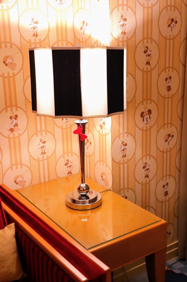 Table stand light at Minnie Mouse Room