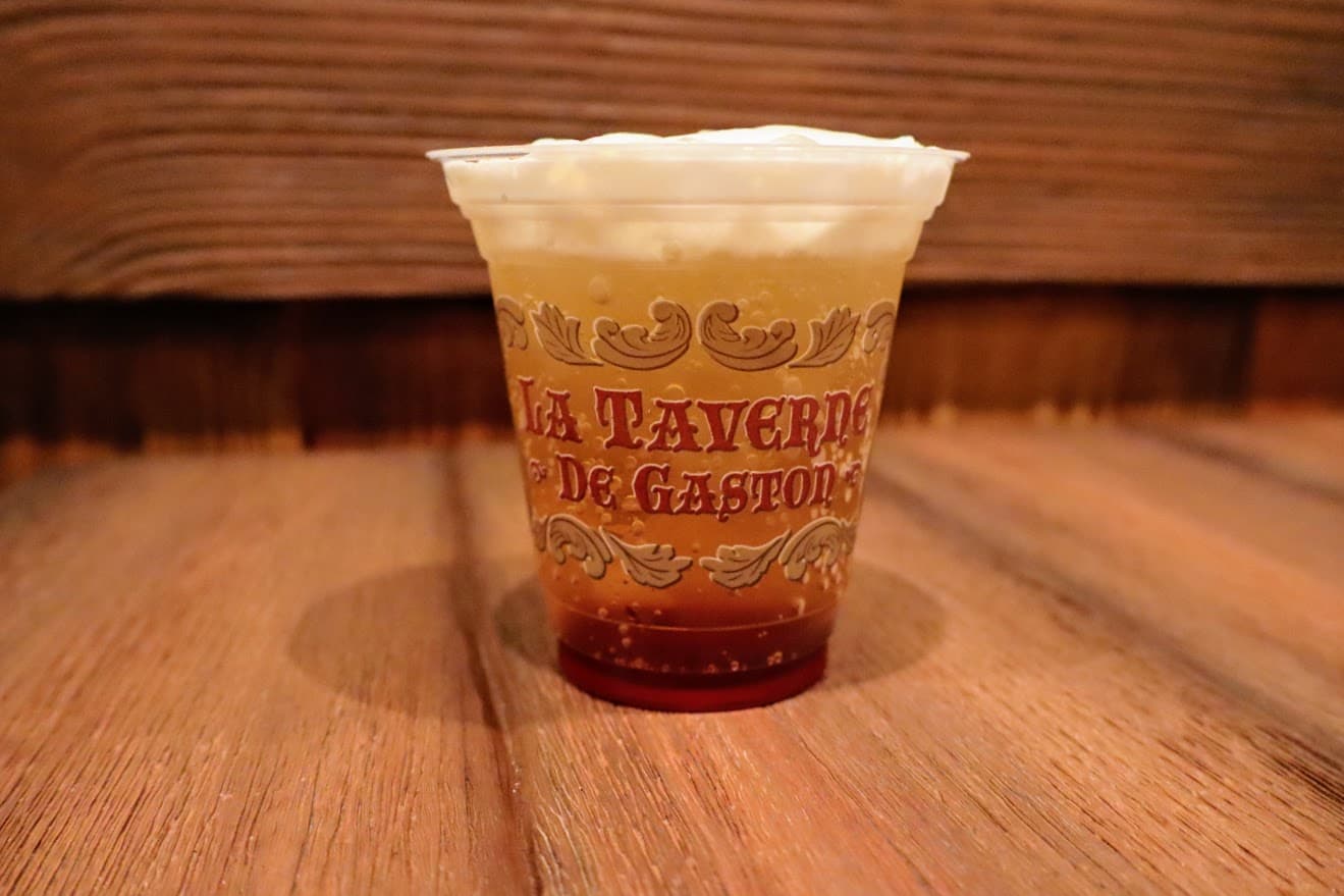 The cup that Berry cheers is served, at La Taverne de Gaston