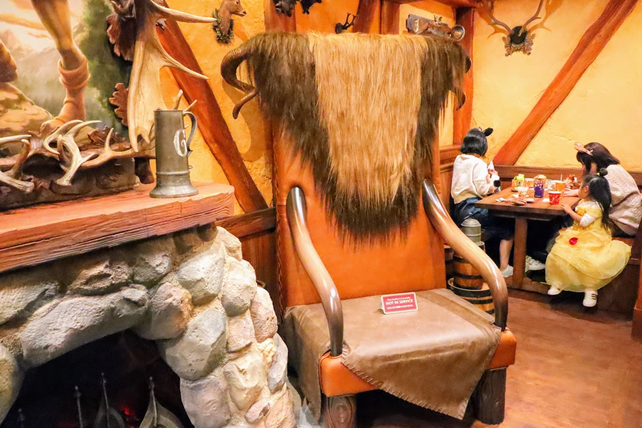 Gaston's chair that appear in Beauty and the Beast,at La Taverne de Gaston, in Belle's little village