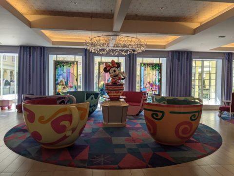 Tokyo Disney Cerebration Hotel, Wish, lobby, Minnie Mouse