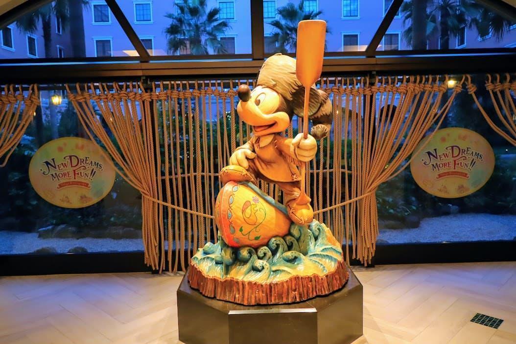 Tokyo Disney Cerebration Hotel, Discover, lobby, Mickey Mouse