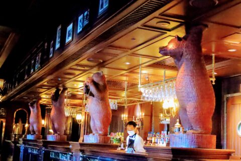Bear Pillar at Teddy Roosevelt Lounge, Tokyo DisneySea