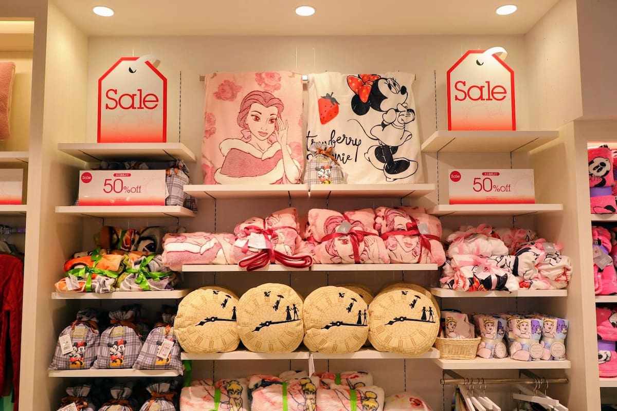 Disney Store Sale Items, Disney Flagship Tokyo, Shinjuku