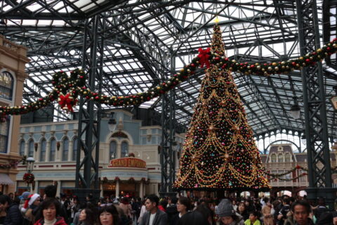 World Bazaar, Christmas tree, Tokyo Disneyland